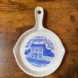 Mark Twain's Home Souvenir Spoon Rest ceramic skillet frying pan shaped